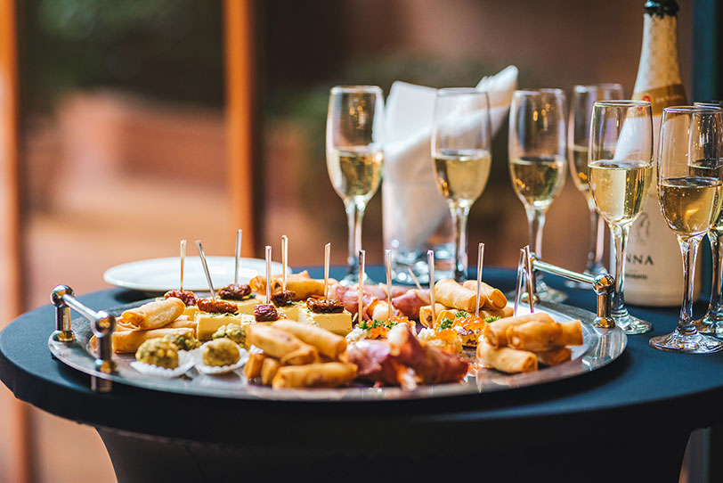 Fingerfood und Sekt im Forum Hameln