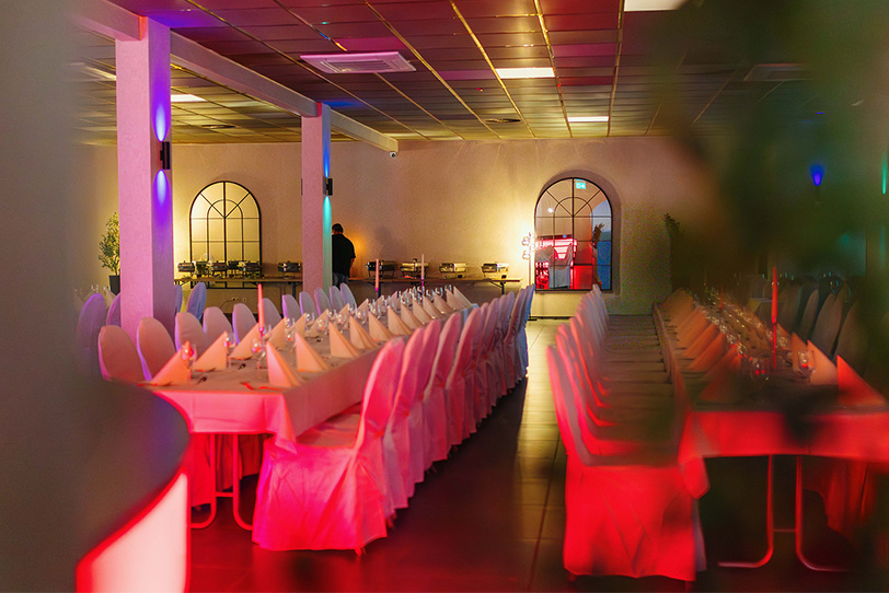 Gedeckte Tische für eine Hochzeit