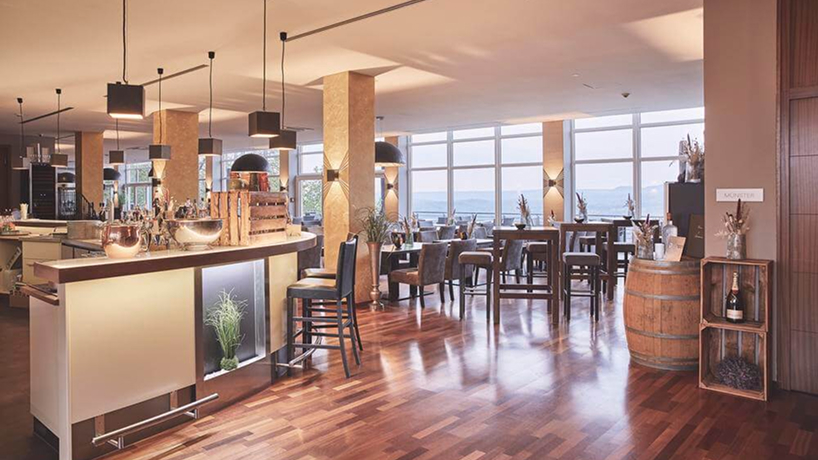 Räumlichkeiten Monopol Restaurant Ansicht in die Räumlichkeiten des Monopols