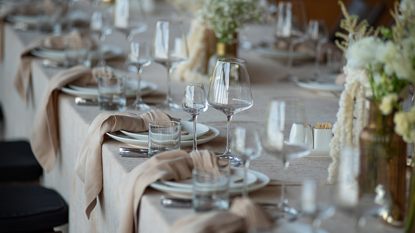 Das Klüt Hotel in Bildern Gedeckter Hochzeitstisch im Restaurant Monopol