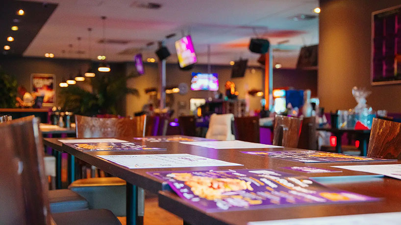 Das STRIKE Entertainment Center in Bildern Der Essbereich im Strike Entertainment Center